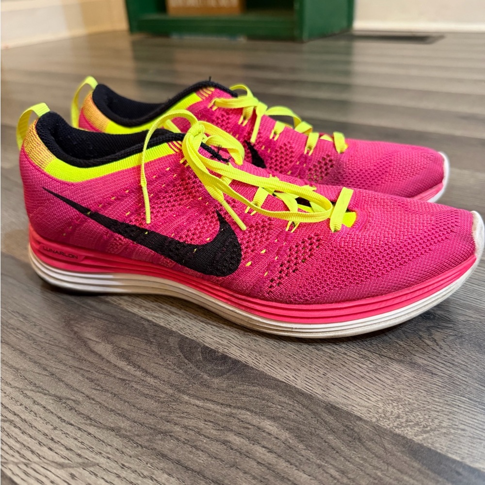 Nike Wmns Flyknit Lunar 1+ Pink Flash Black Volt 554888-606 Size 9.5